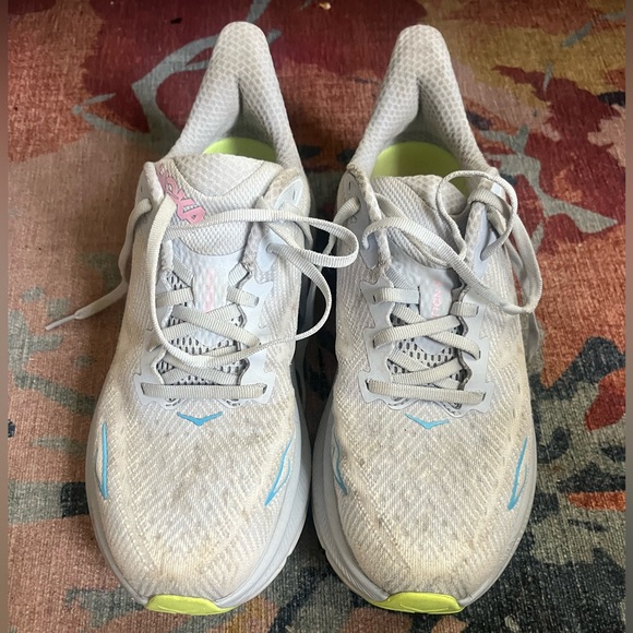 Hoka One One Clifton Size 9 (LIKE NEW) - Picture 2 of 5